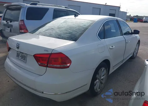 2013 Volkswagen Passat 2.5L Sel z USA, uszkodzony, nr VIN 1VWCH7A37DC074962